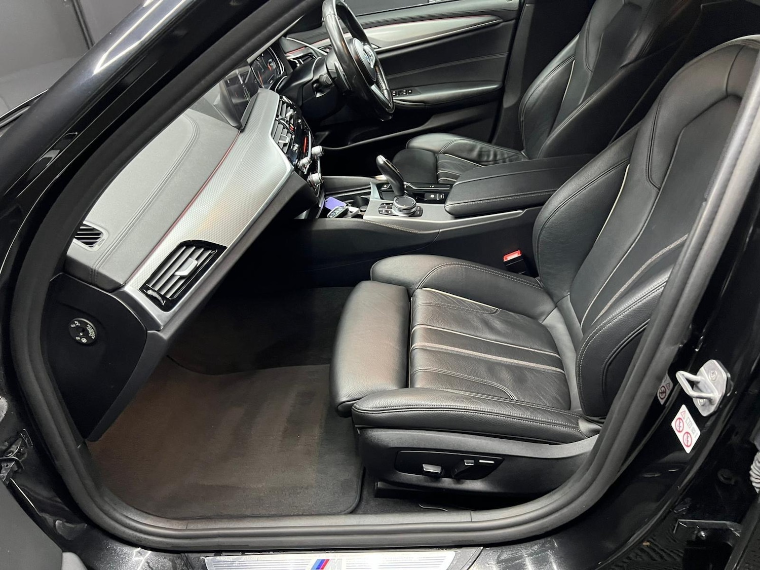 Used BMW 5 Series 2018 for sale - 76952575: Photo 28