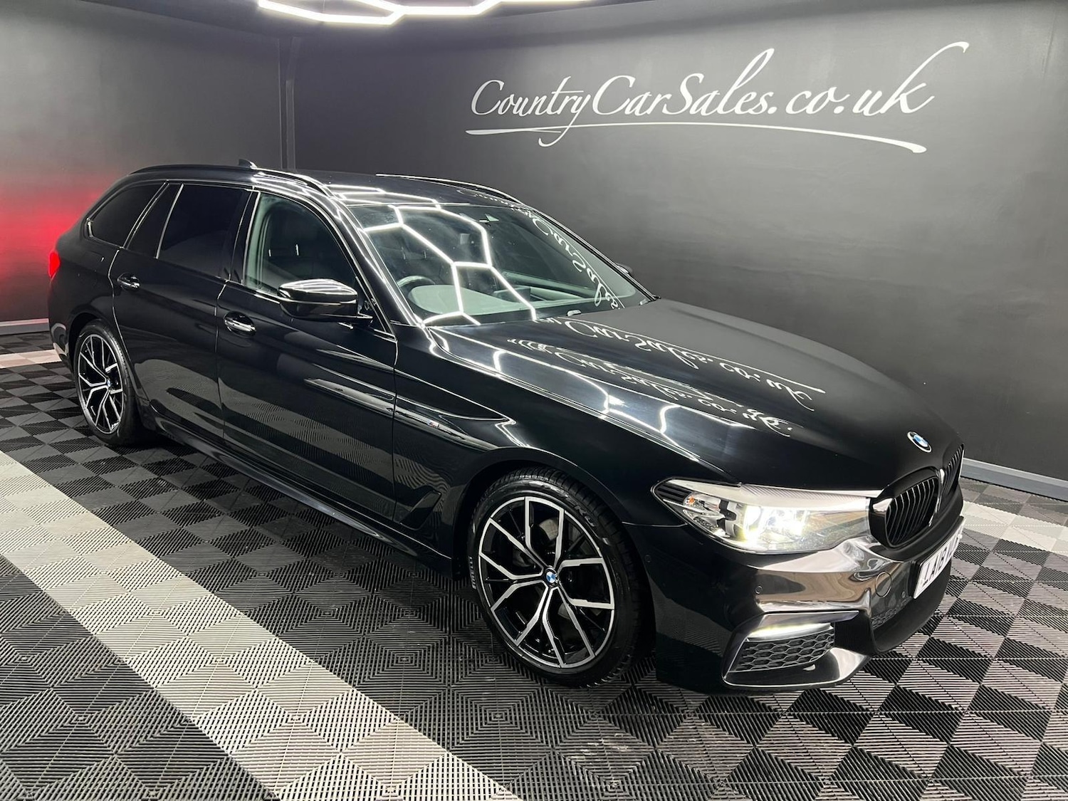 Used BMW 5 Series 2018 for sale - 76952575: Photo 3