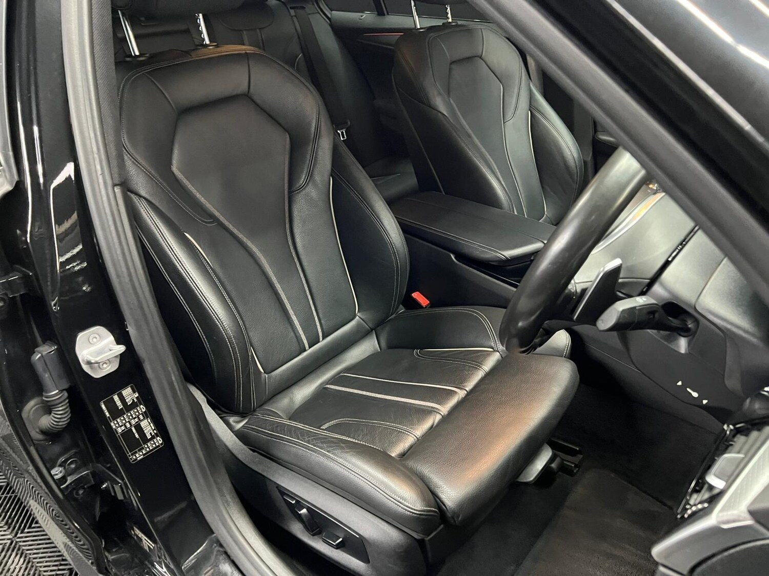 Used BMW 5 Series 2018 for sale - 76952575: Photo 30