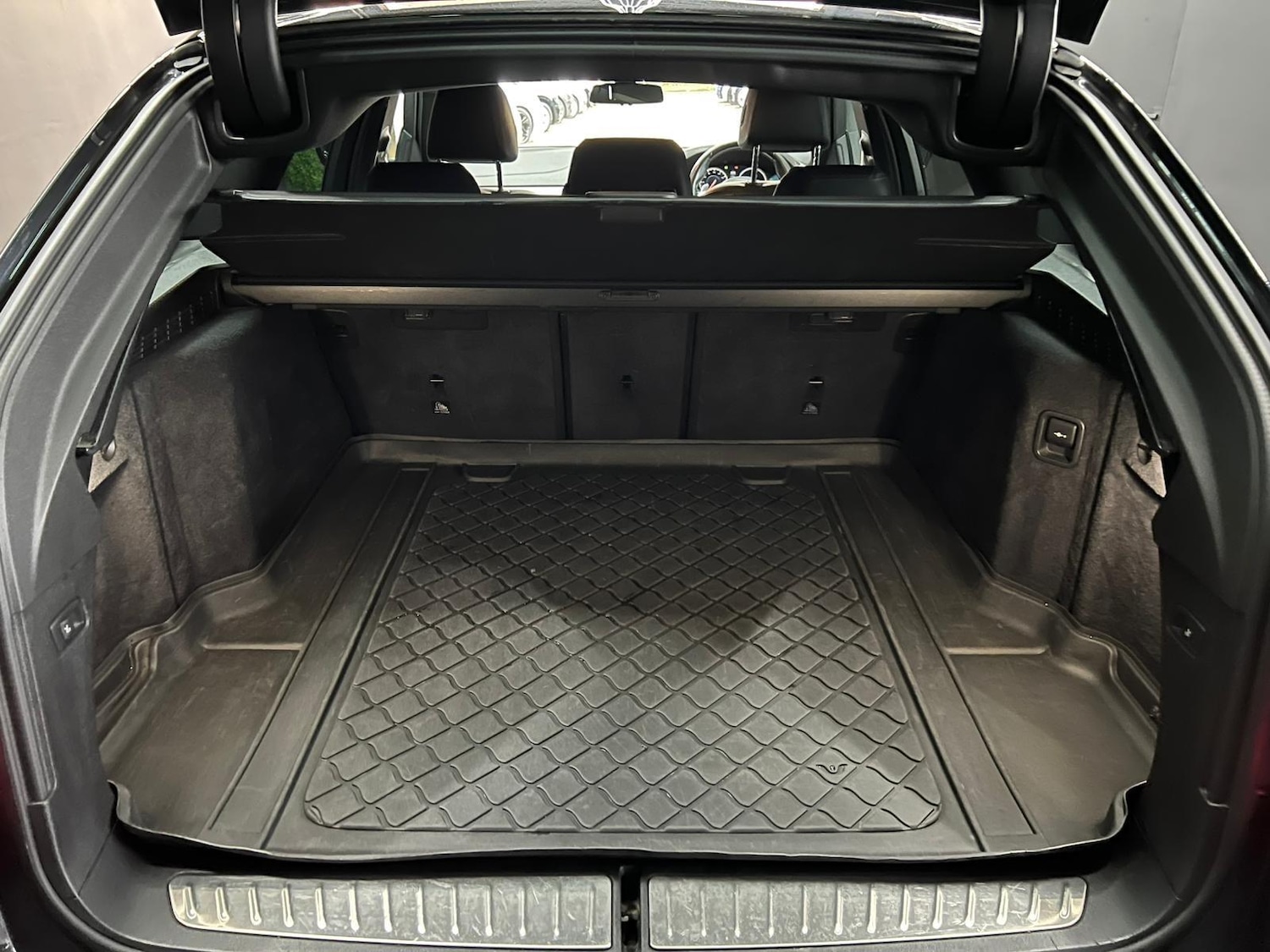 Used BMW 5 Series 2018 for sale - 76952575: Photo 42