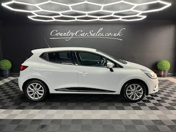 Used Renault Clio 2017 for sale - 76647519: Photo