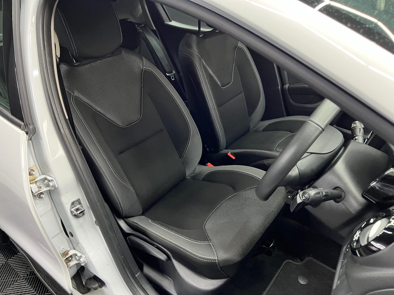 Used Renault Clio 2017 for sale - 76647519: Photo 34