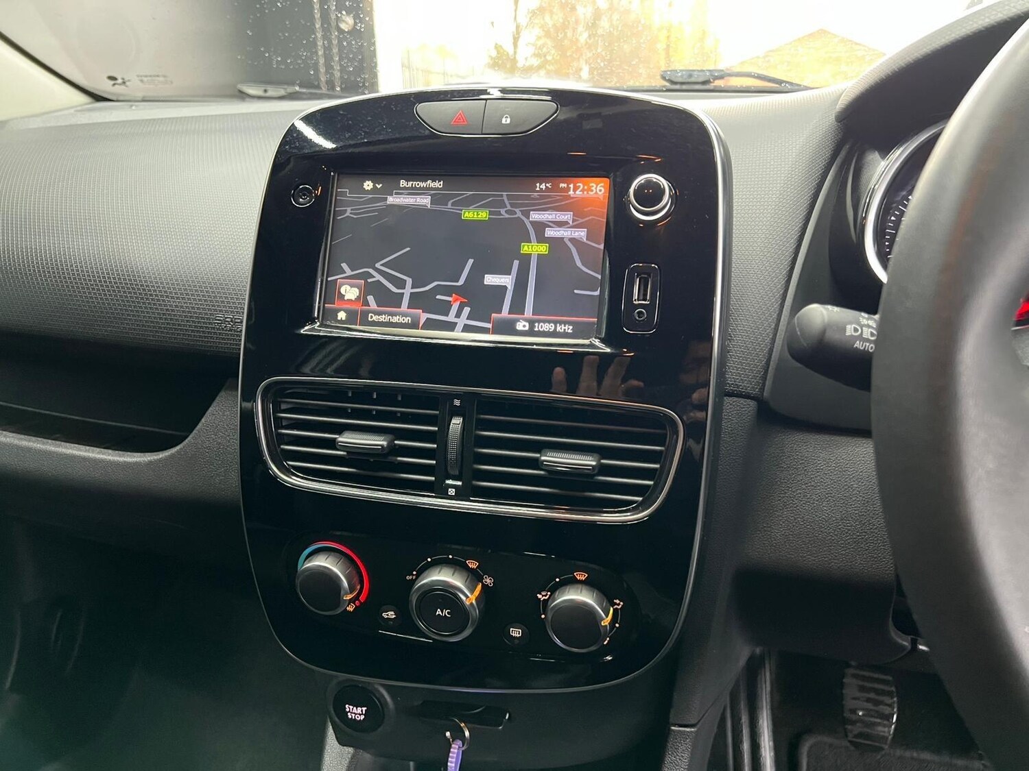 Used Renault Clio 2017 for sale - 76647519: Photo 45