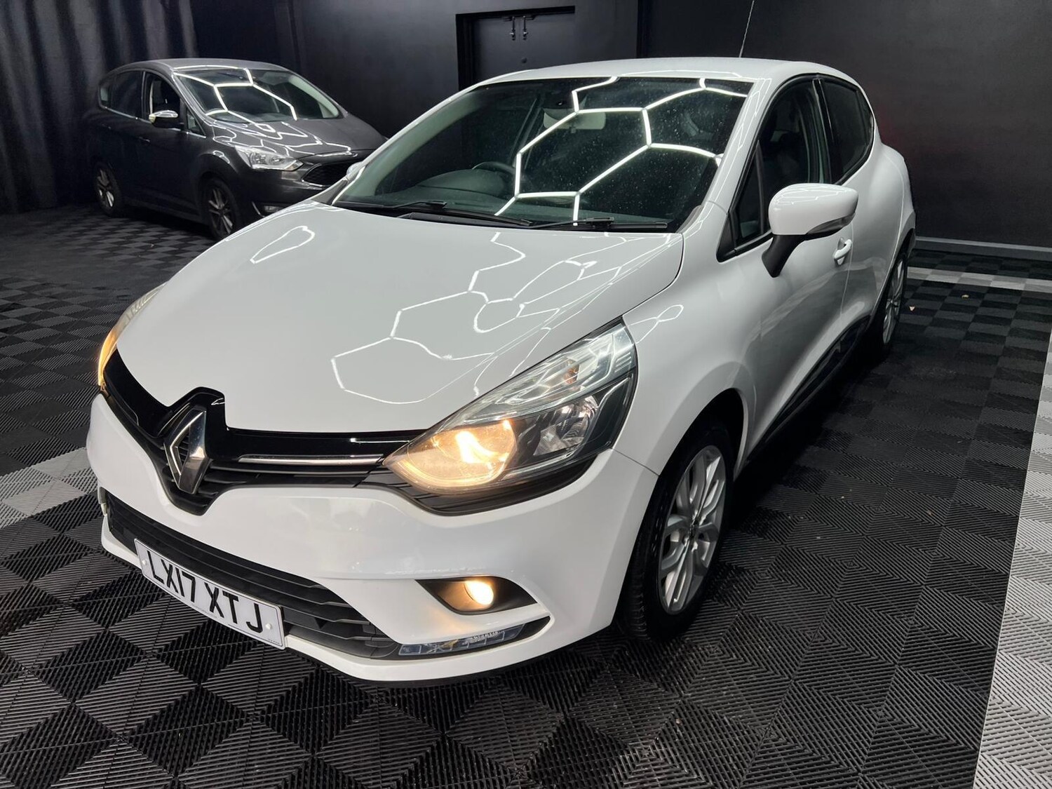 Used Renault Clio 2017 for sale - 76647519: Photo 5