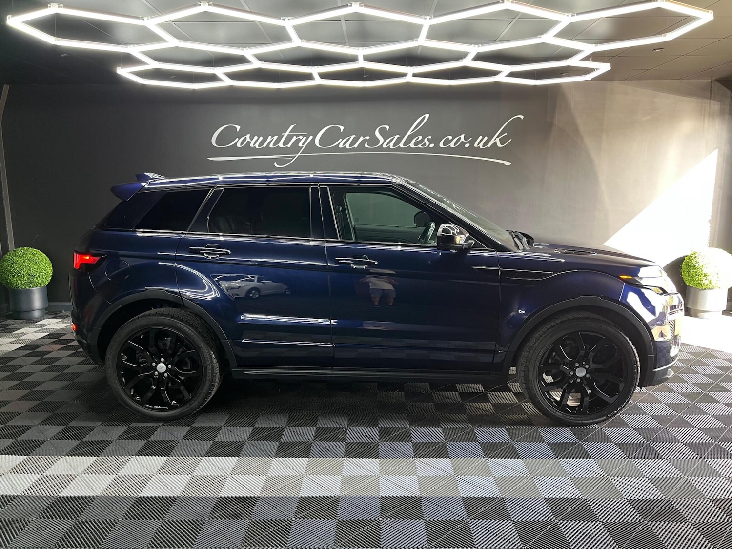 Used Land Rover Range Rover Evoque 2019 for sale - 76644947: Photo 1