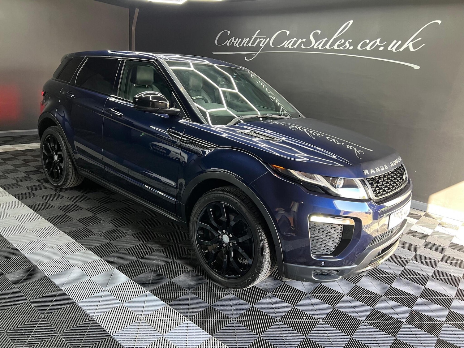 Used Land Rover Range Rover Evoque 2019 for sale - 76644947: Photo 3