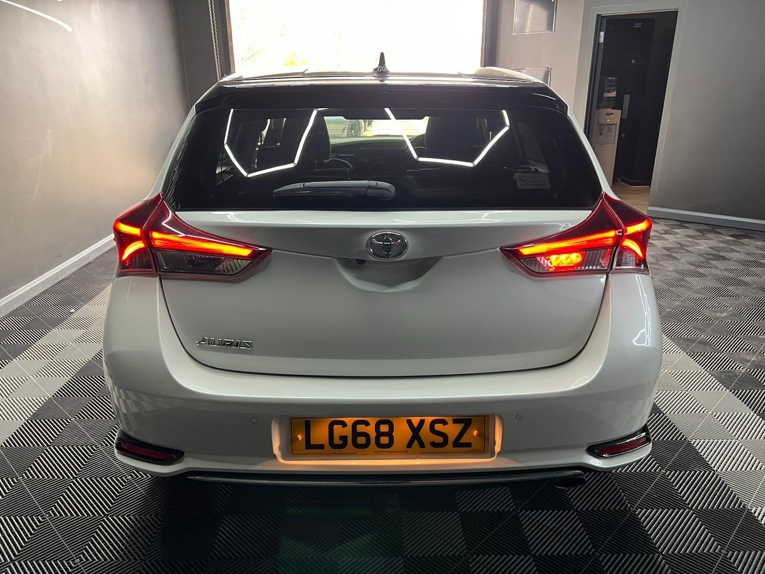Used Toyota Auris 2018 for sale - 77254029: Photo 11