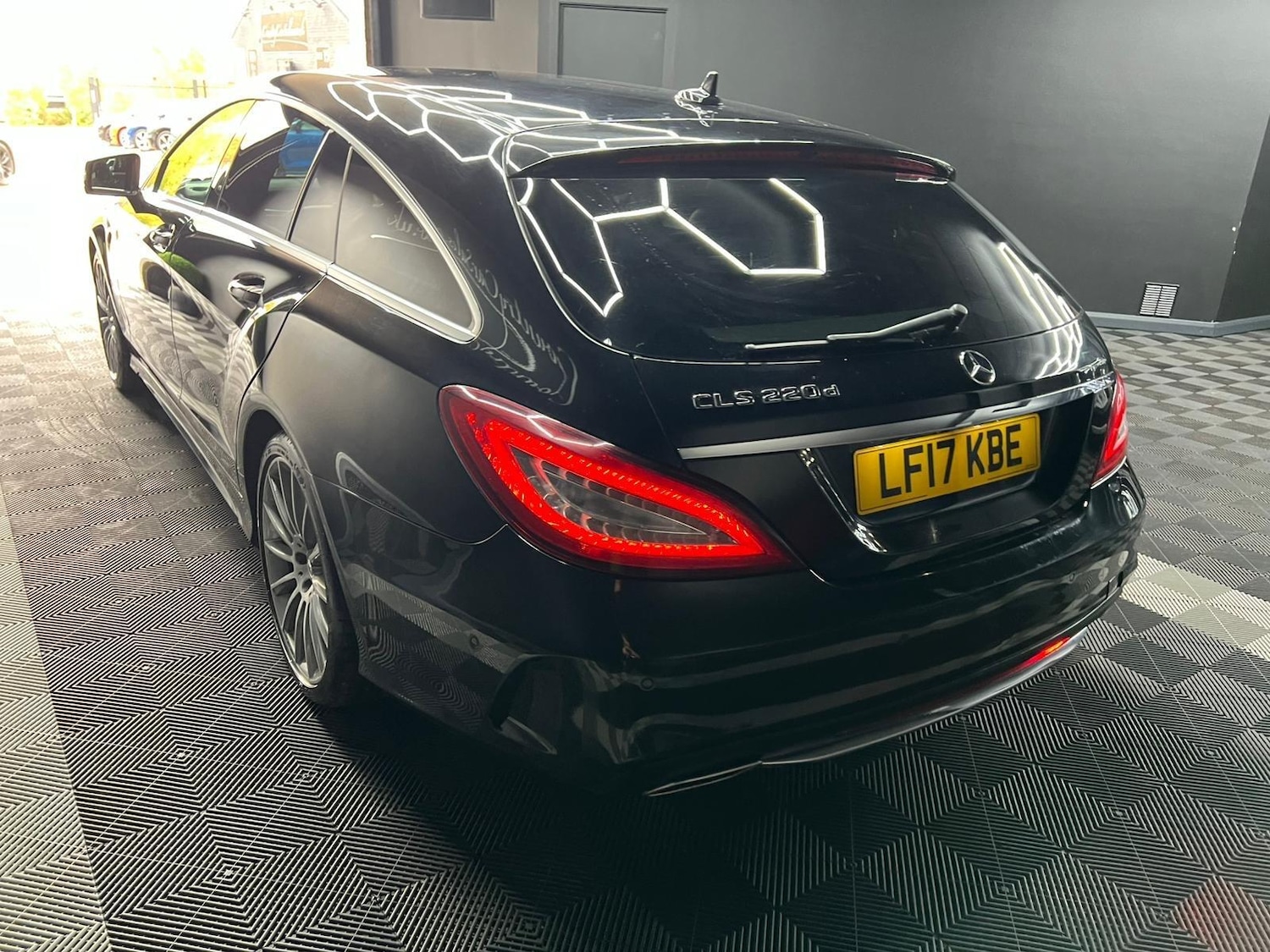 Used Mercedes-Benz CLS 2017 for sale - 76647632: Photo 5