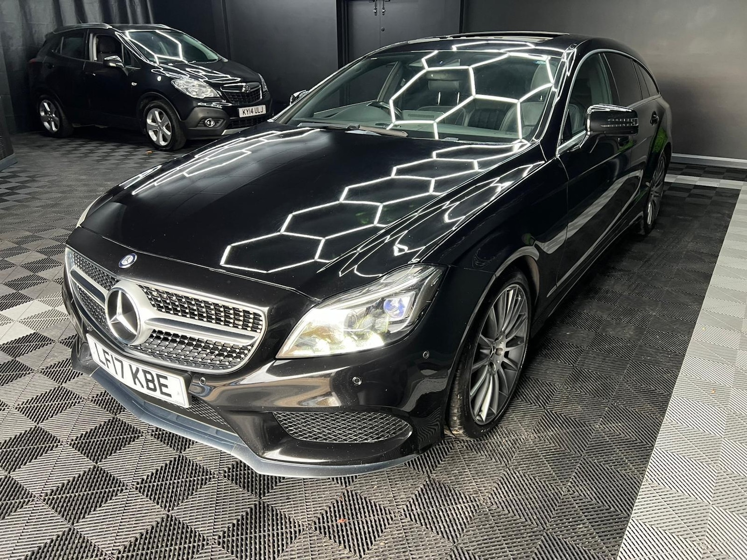 Used Mercedes-Benz CLS 2017 for sale - 76647632: Photo 9