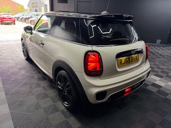 Used MINI Hatch 2019 for sale - 79632002: Photo