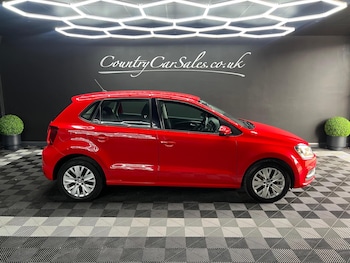 Used Volkswagen Polo 2015 for sale - 76647453: Photo