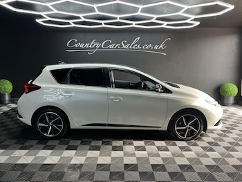 Used Toyota Auris 2018 for sale - 76647447: Photo