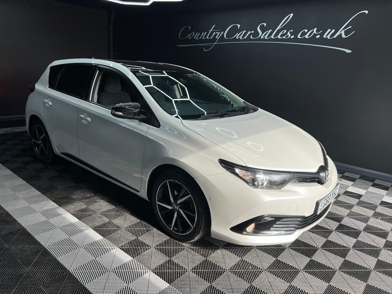 Used Toyota Auris 2018 for sale - 76647447: Photo 3