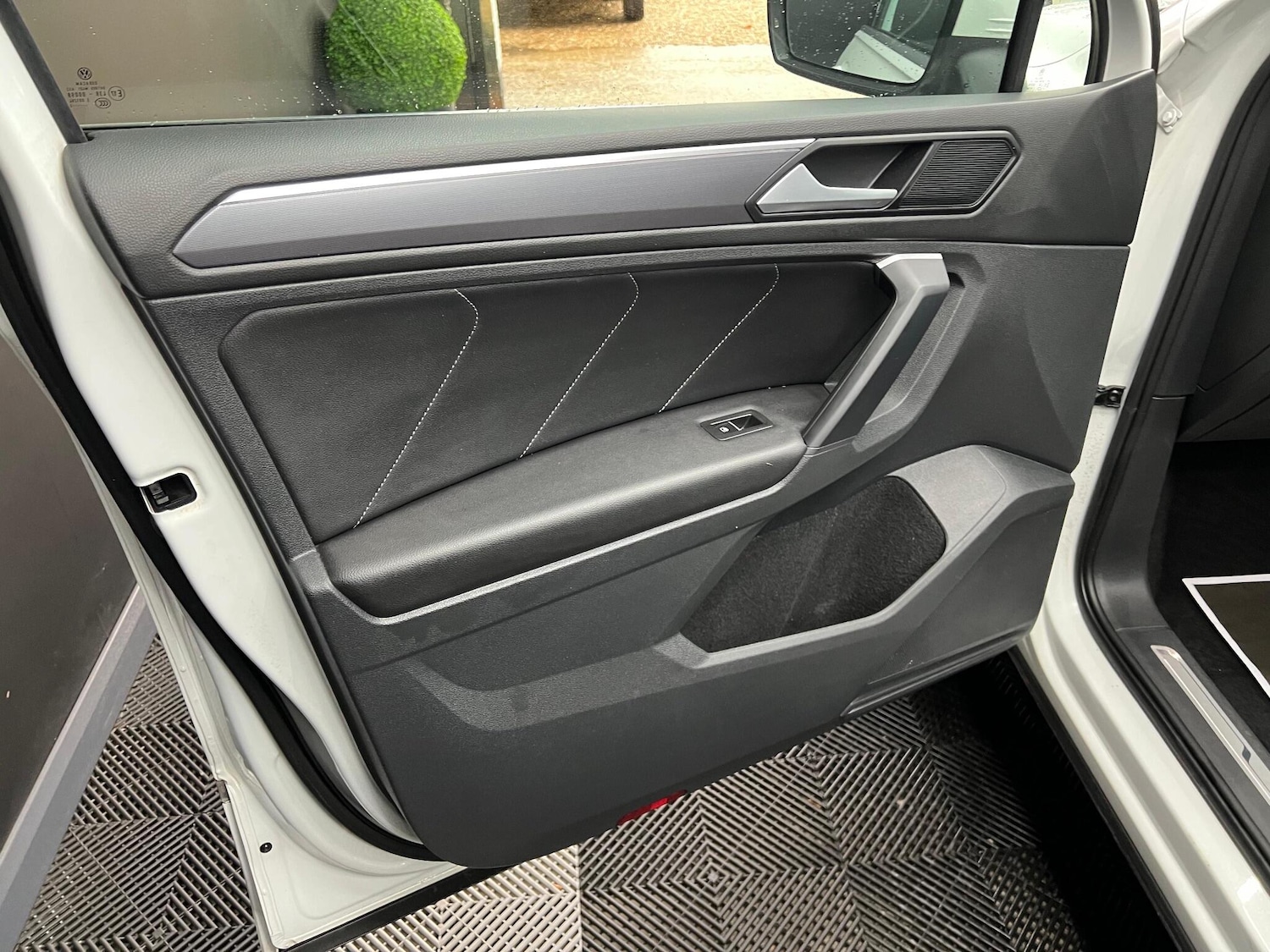 Used Volkswagen Tiguan 2019 for sale - 76647451: Photo 29