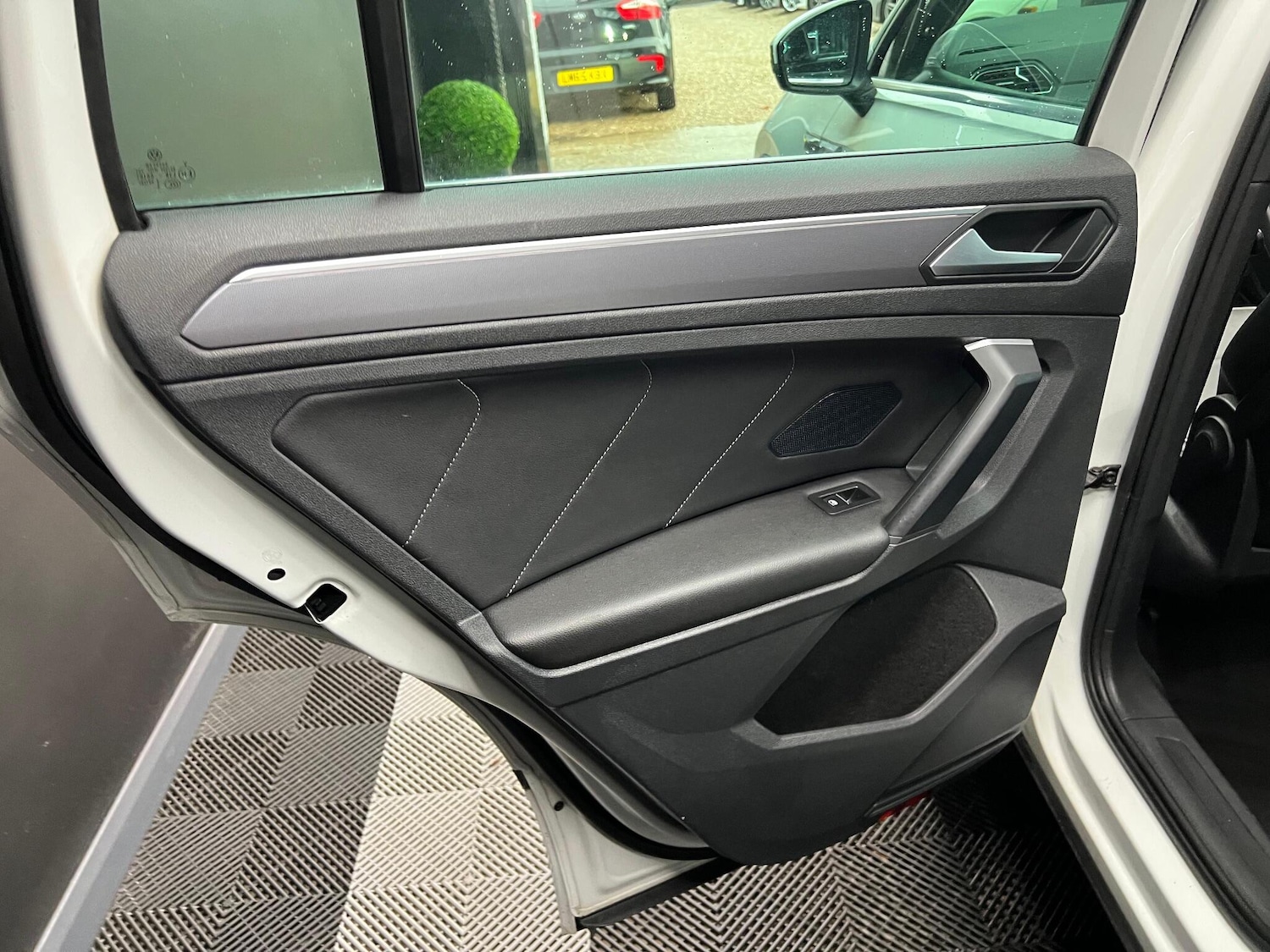 Used Volkswagen Tiguan 2019 for sale - 76647451: Photo 30