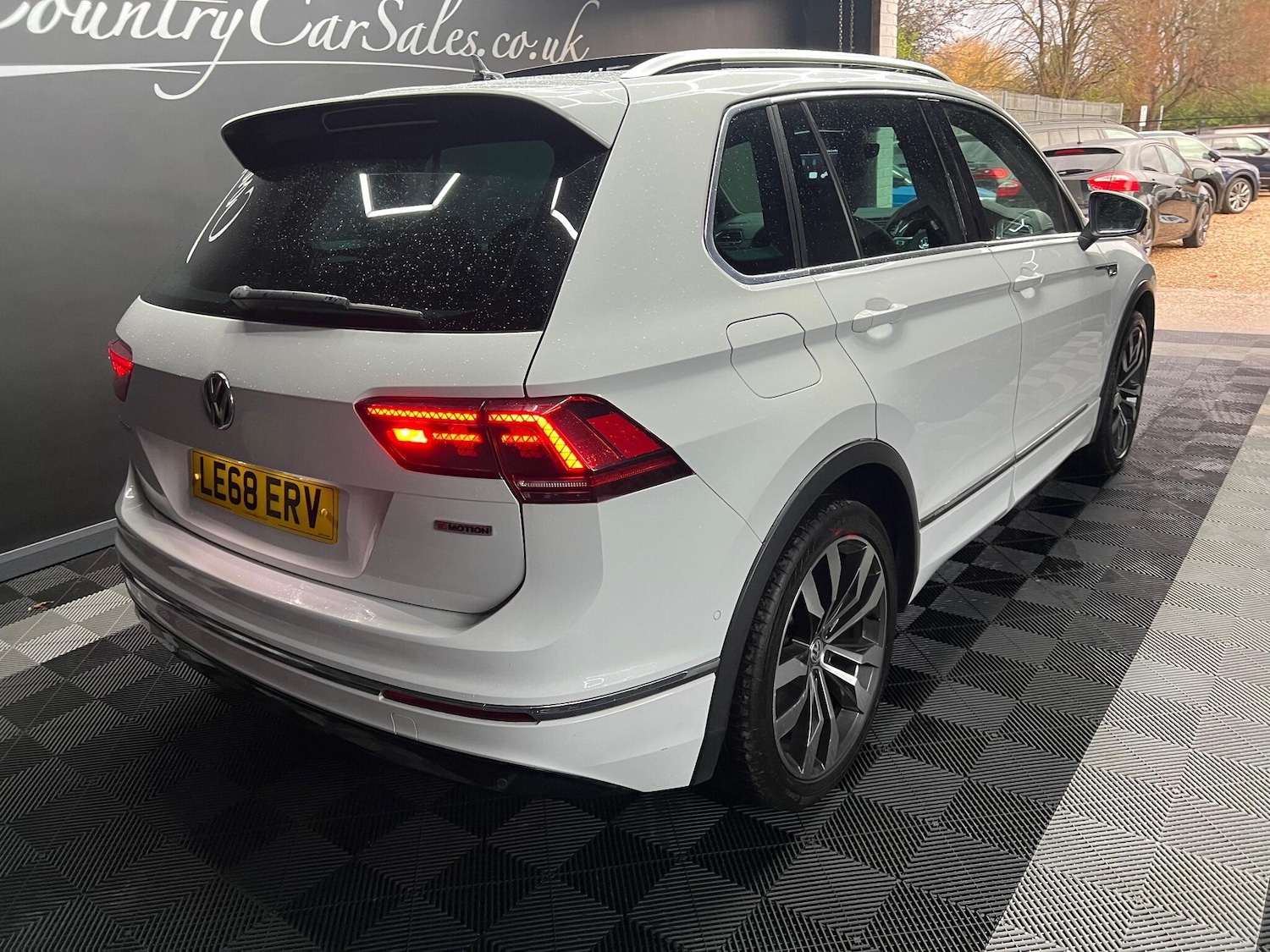 Used Volkswagen Tiguan 2019 for sale - 76647451: Photo 9