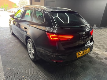 Used SEAT Leon 2019 for sale - 79350390: Photo