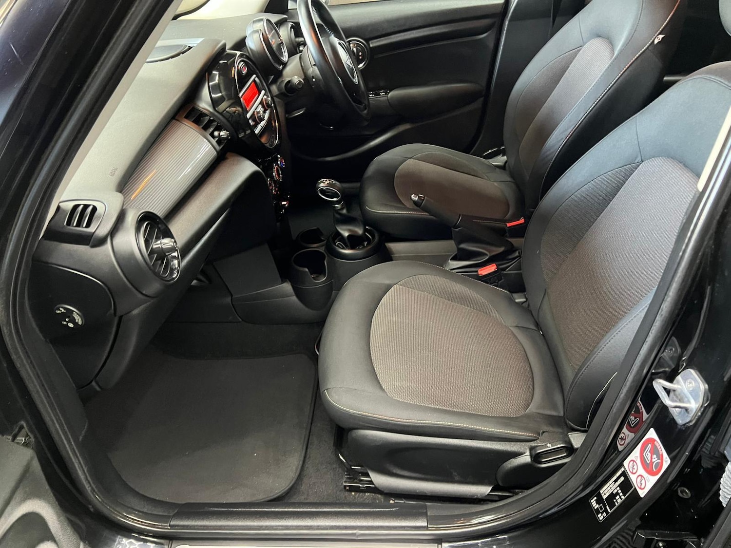 Used MINI Hatch 2015 for sale - 76645482: Photo 28