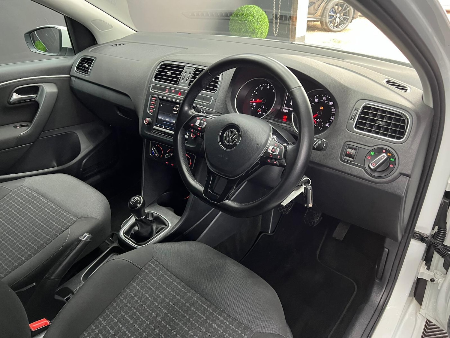 Used Volkswagen Polo 2017 for sale - 76647489: Photo 27