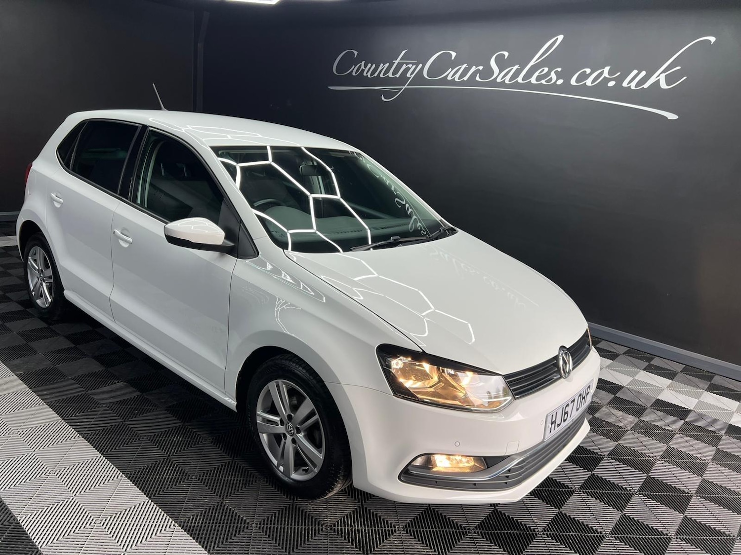 Used Volkswagen Polo 2017 for sale - 76647489: Photo 3