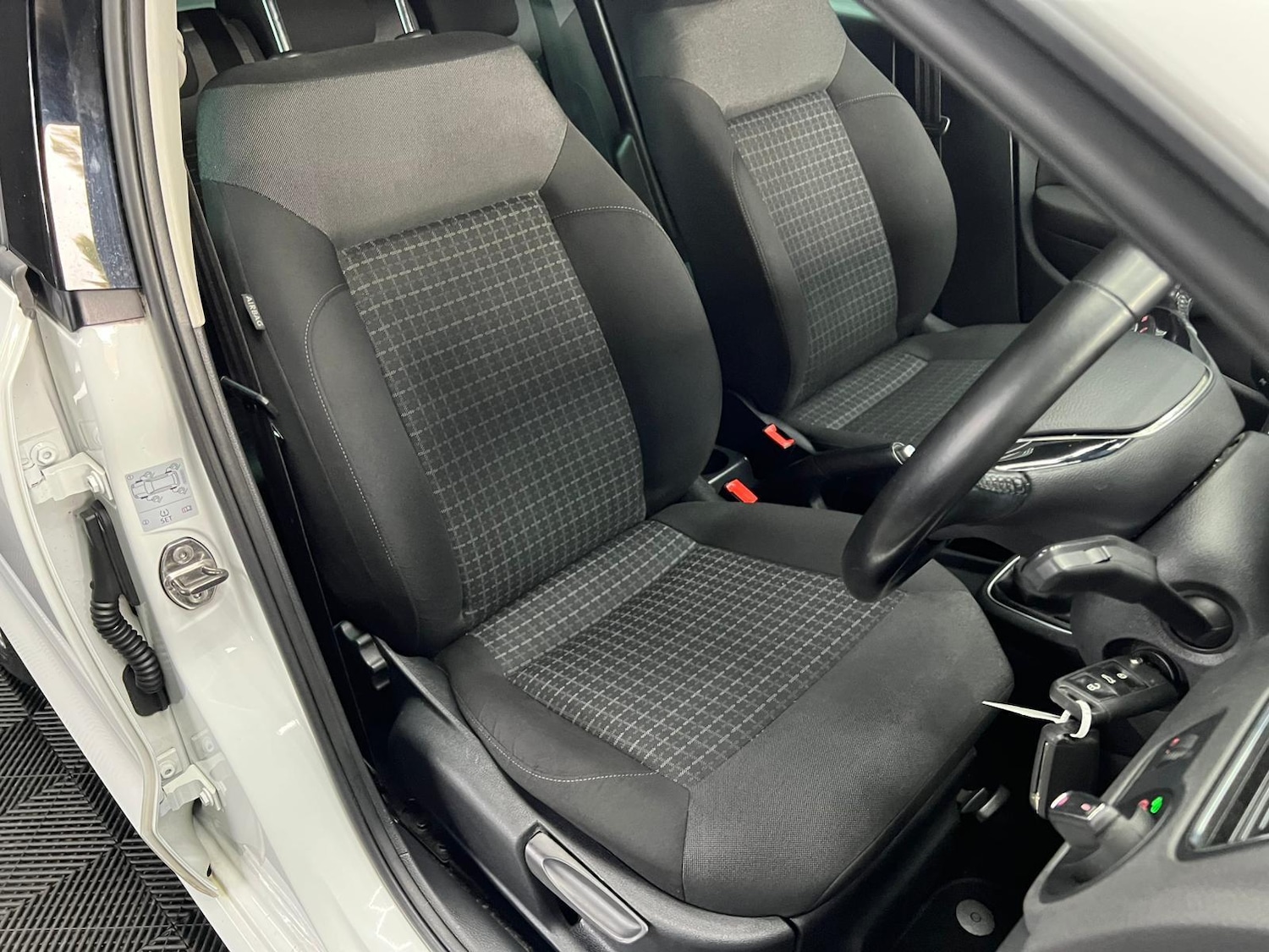 Used Volkswagen Polo 2017 for sale - 76647489: Photo 30