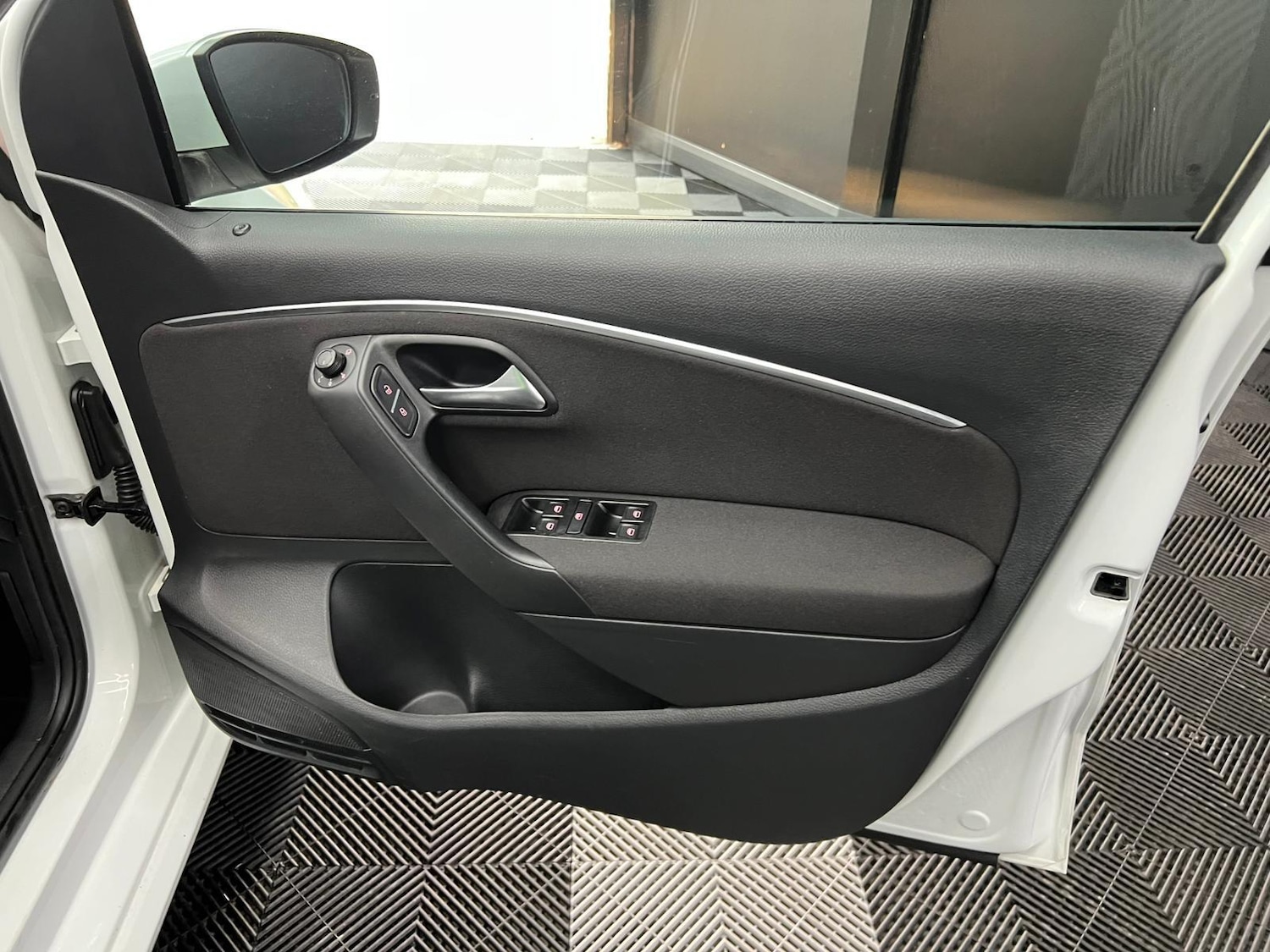 Used Volkswagen Polo 2017 for sale - 76647489: Photo 39