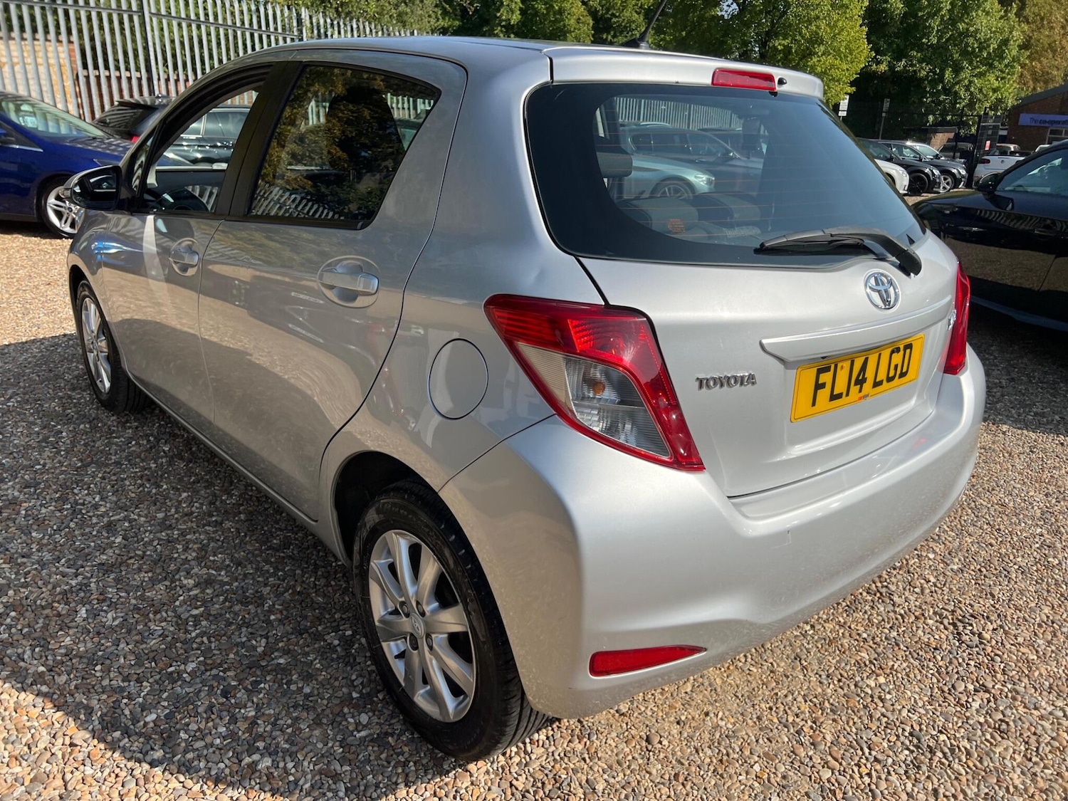 Used Toyota Yaris 2014 for sale - 76647476: Photo 17