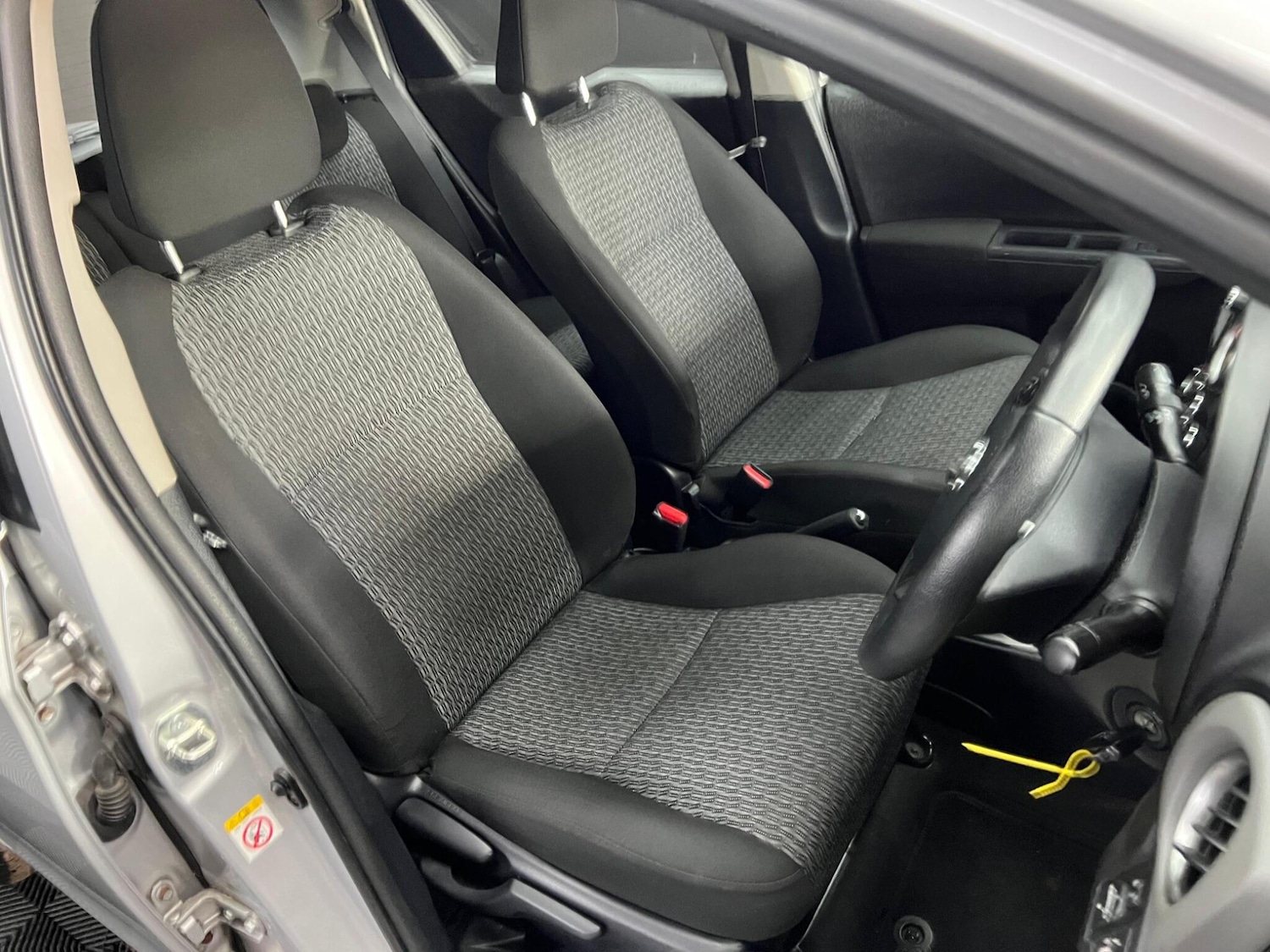 Used Toyota Yaris 2014 for sale - 76647476: Photo 31