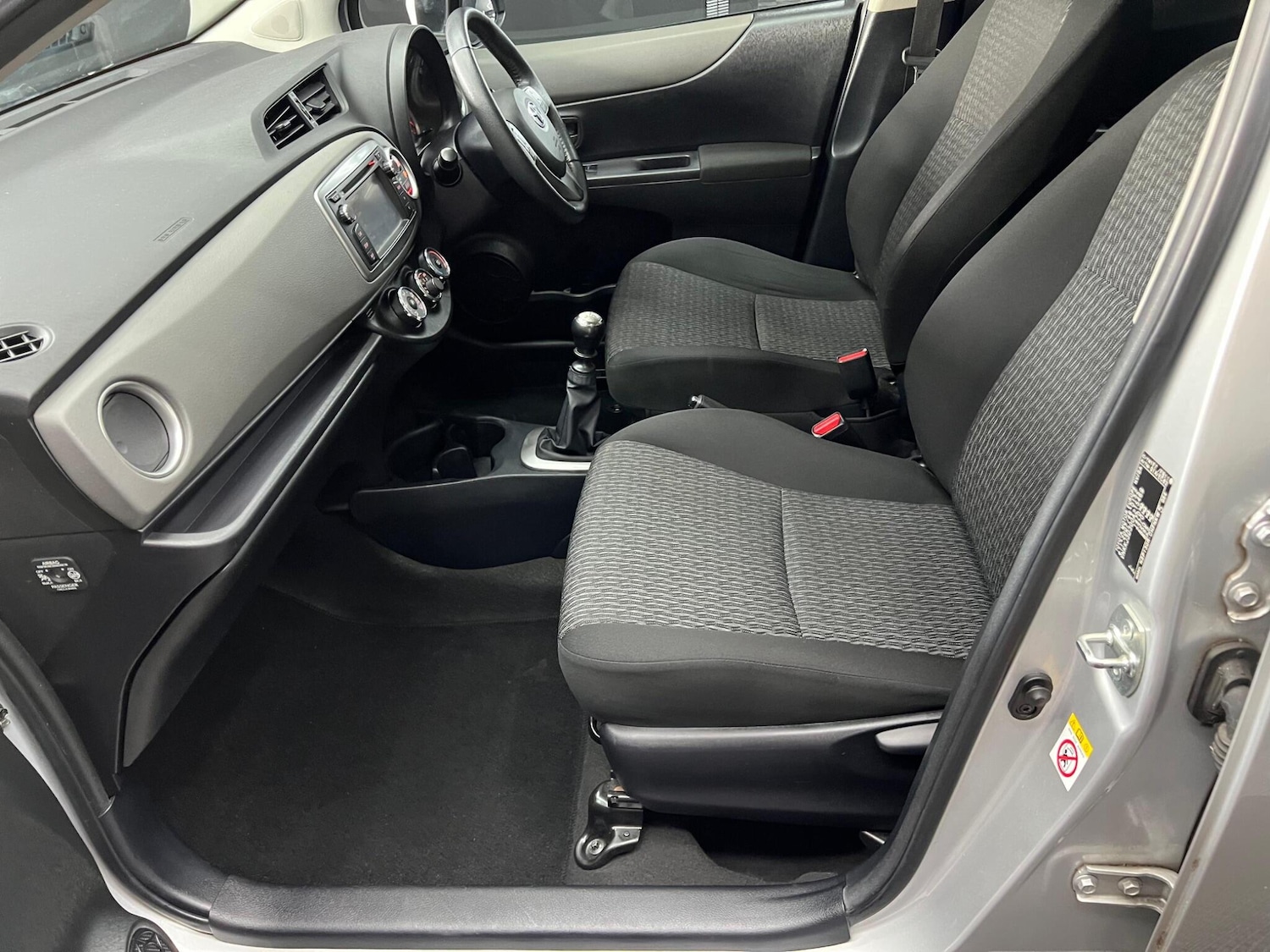 Used Toyota Yaris 2014 for sale - 76647476: Photo 32