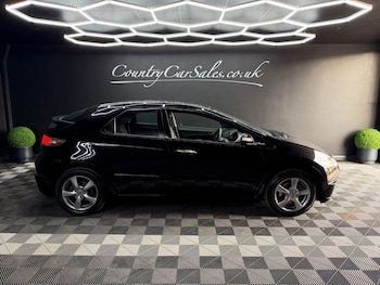 Used Honda Civic 2010 for sale - 79562361: Photo