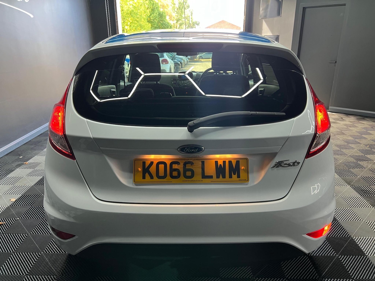 Used Ford Fiesta 2017 for sale - 76647628: Photo 10