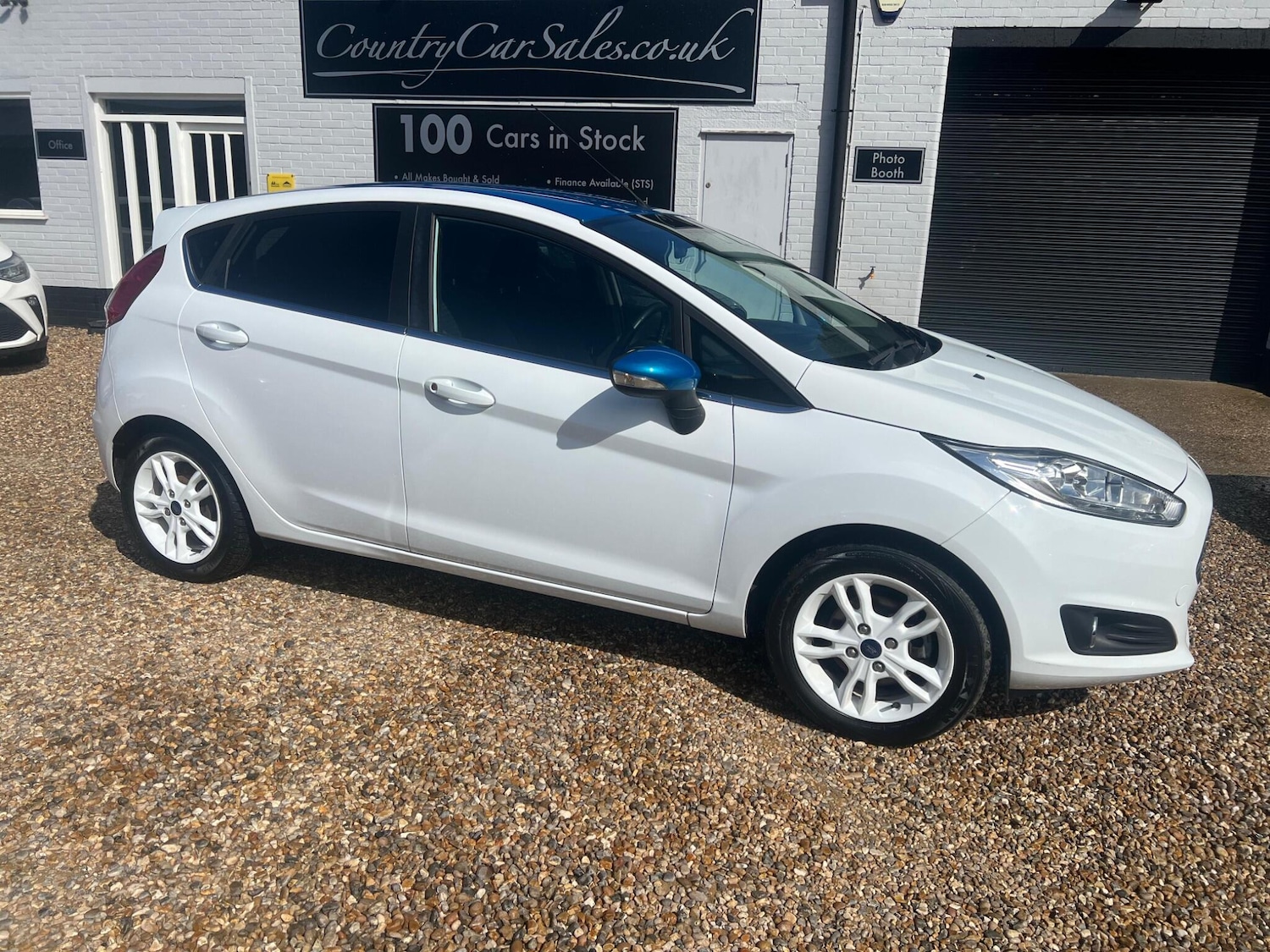 Used Ford Fiesta 2017 for sale - 76647628: Photo 11