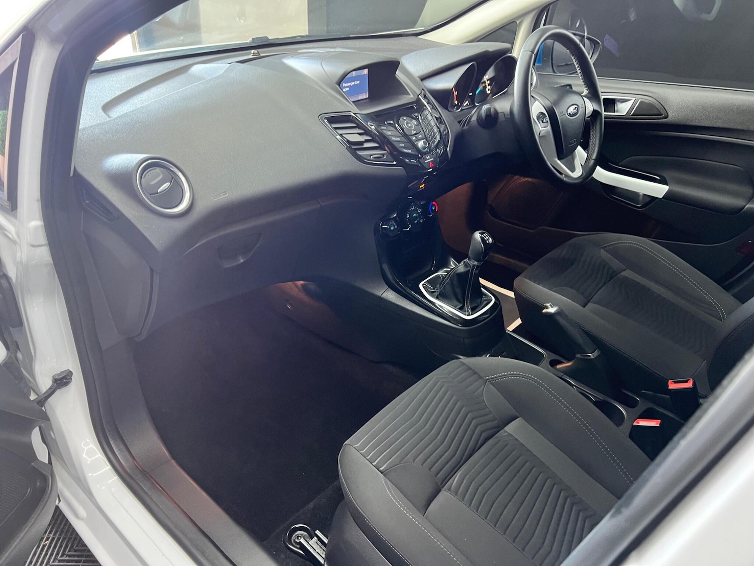 Used Ford Fiesta 2017 for sale - 76647628: Photo 28