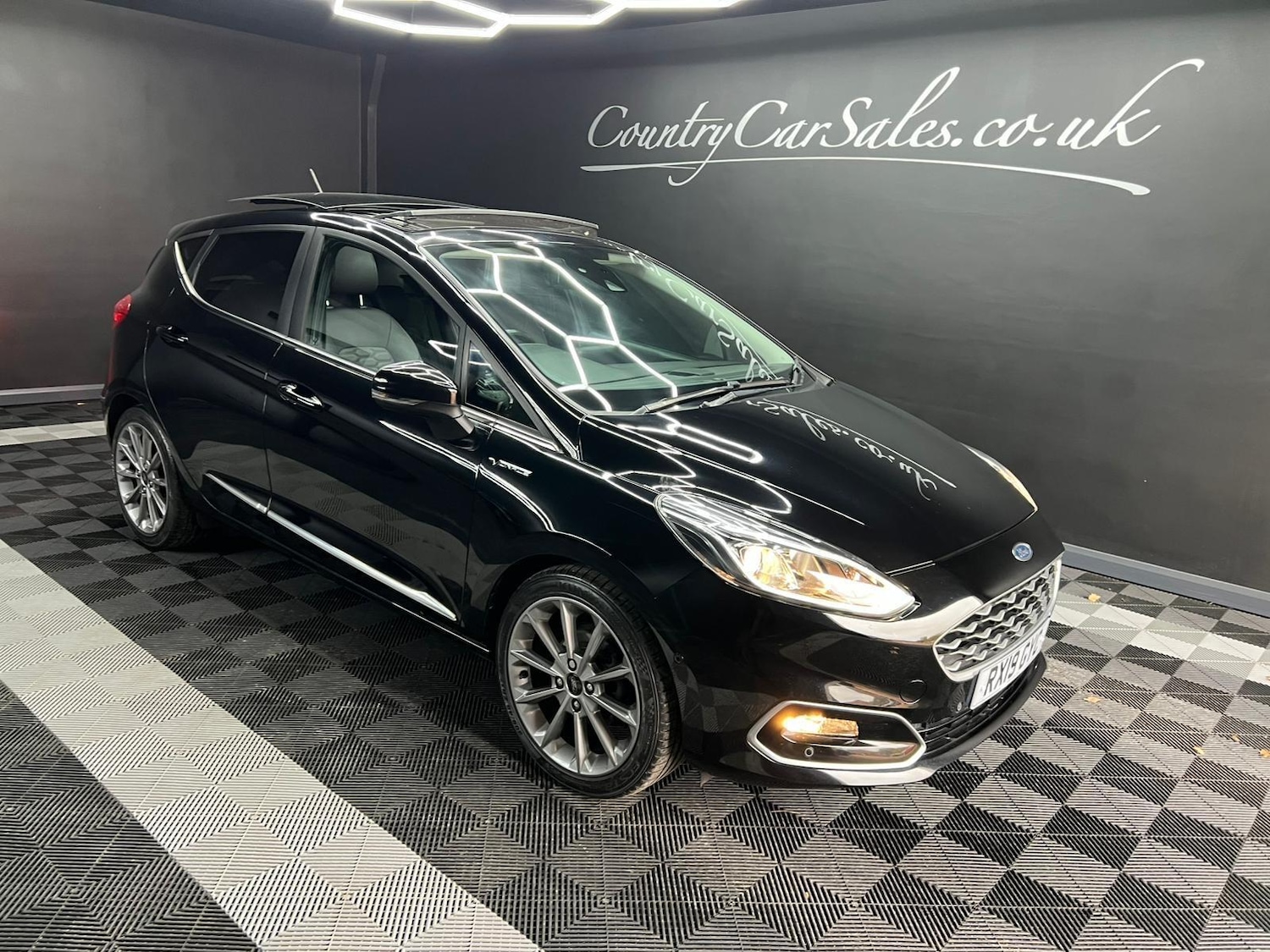 Used Ford Fiesta 2019 for sale - 76989038: Photo 3