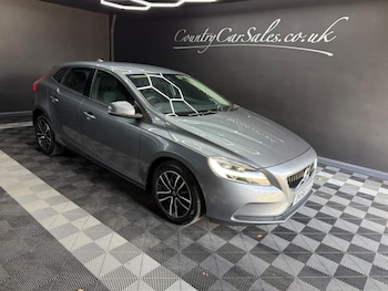 Used Volvo V40 2018 for sale - 78996226: Photo