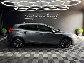 Used Volvo V40 2018 for sale - 78996226: Photo