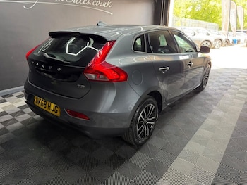 Used Volvo V40 2018 for sale - 78996226: Photo