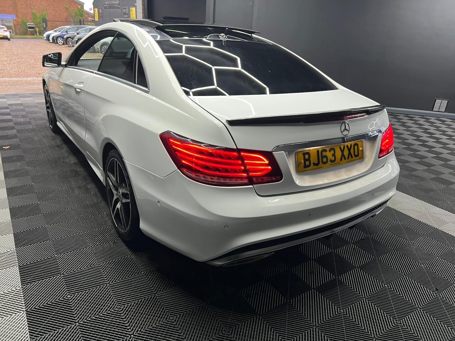 Used Mercedes-Benz E Class for sale - 76926255: Photo 5