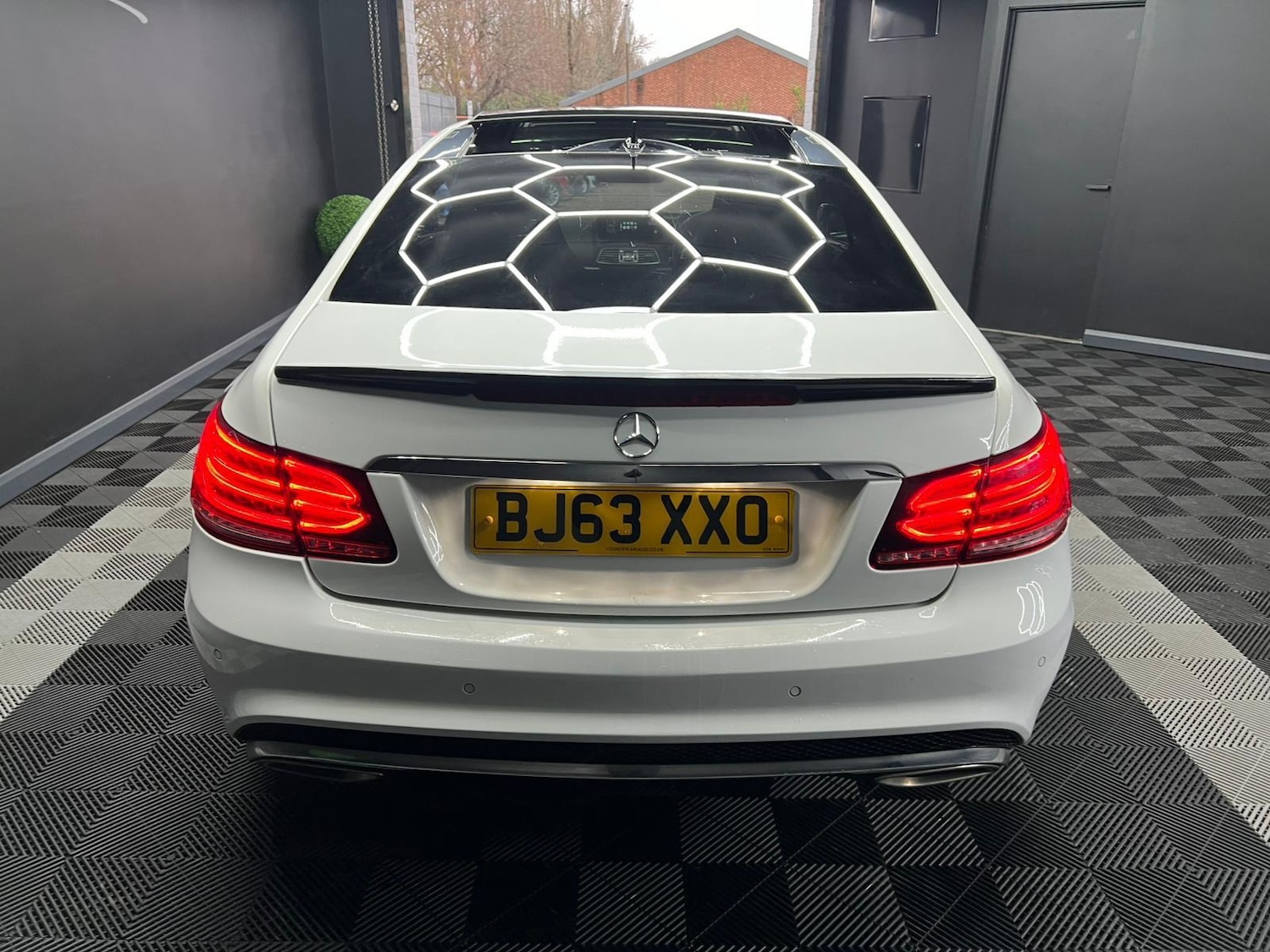 Used Mercedes-Benz E Class for sale - 76926255: Photo 9