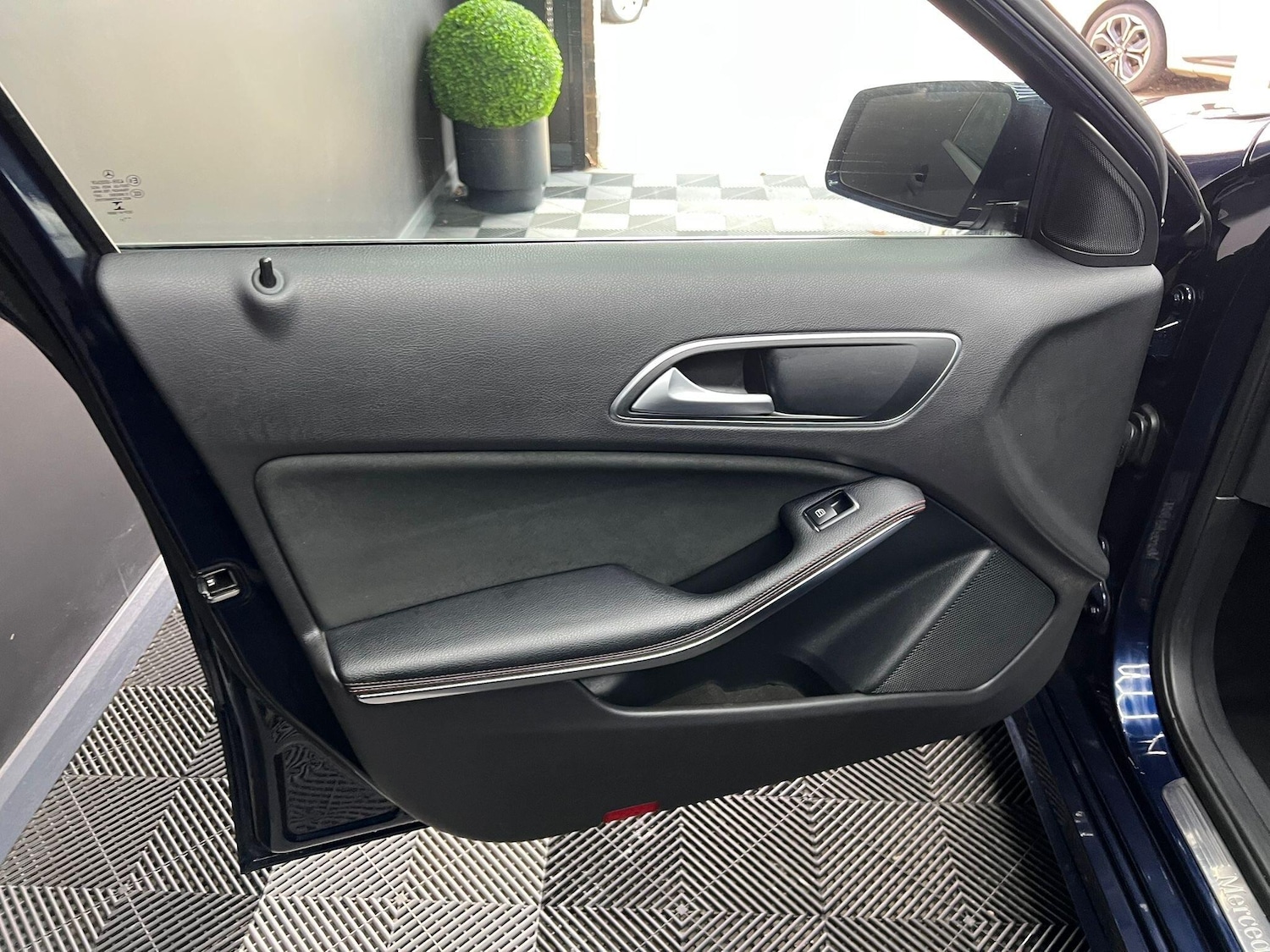 Used Mercedes-Benz A-Class 2017 for sale - 76644716: Photo 28