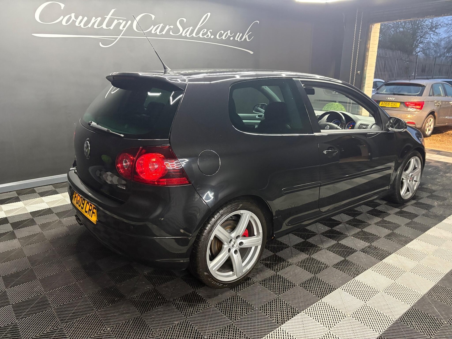 Used Volkswagen Golf 2009 for sale - 76647633: Photo 5