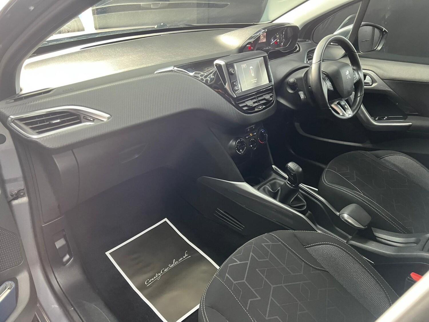 Used Peugeot 2008 2016 for sale - 76996384: Photo 32