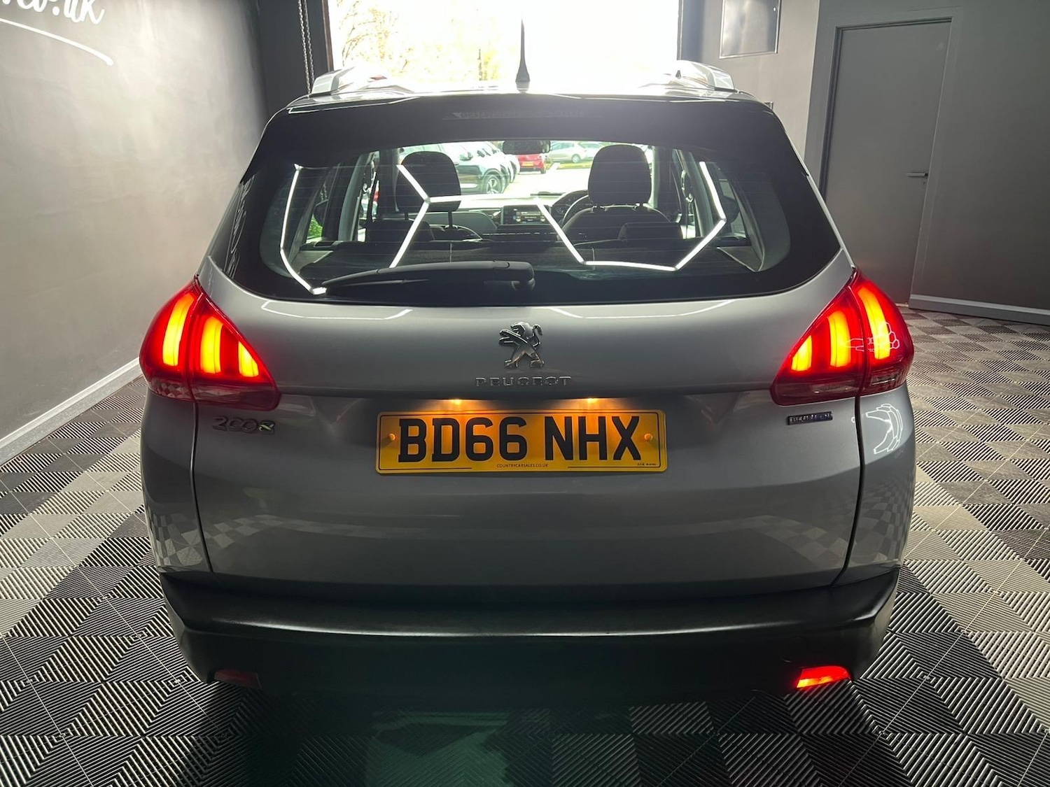 Used Peugeot 2008 2016 for sale - 76996384: Photo 9