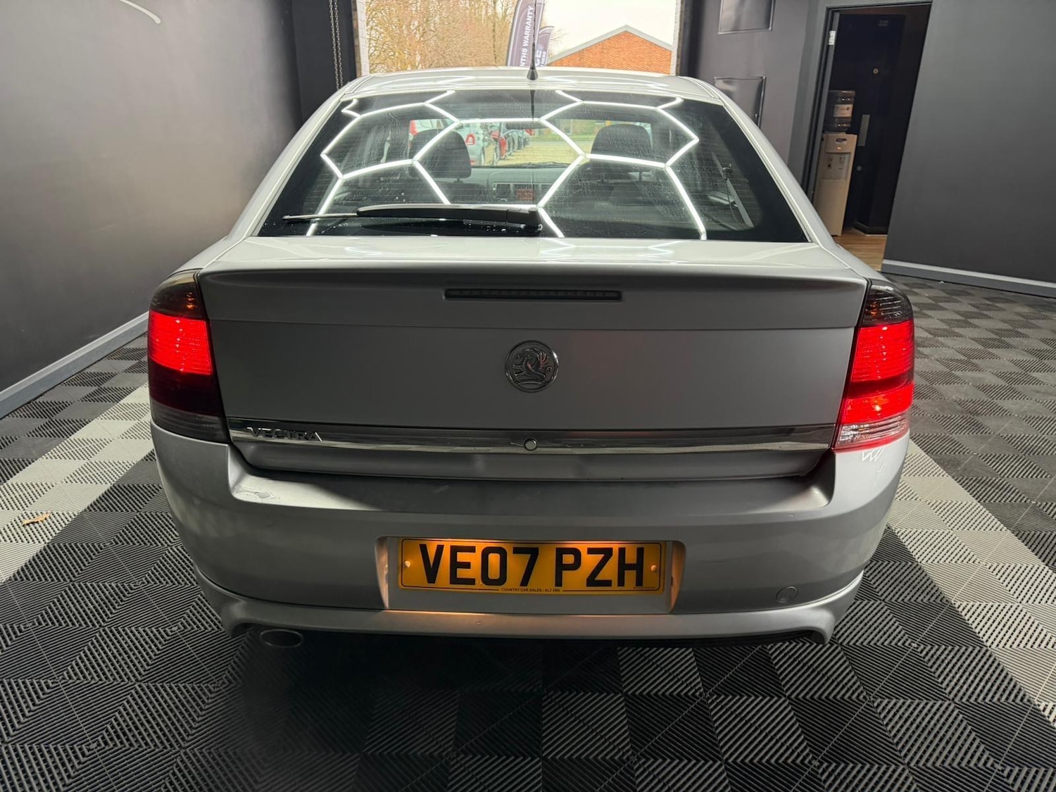 Used Vauxhall Vectra for sale - 77597885: Photo 9