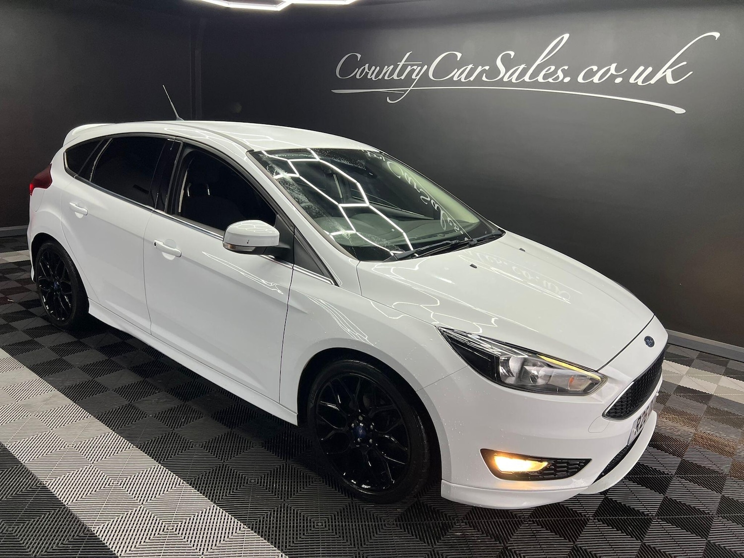 Used Ford Focus 2016 for sale - 76647551: Photo 3