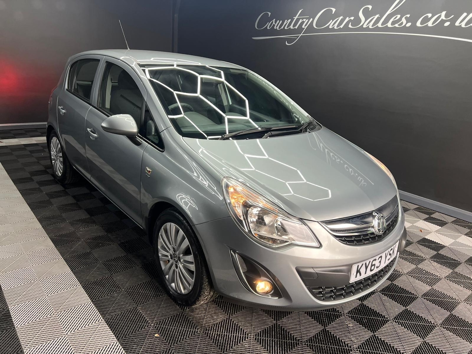 Used Vauxhall Corsa 2013 for sale - 76765404: Photo 3