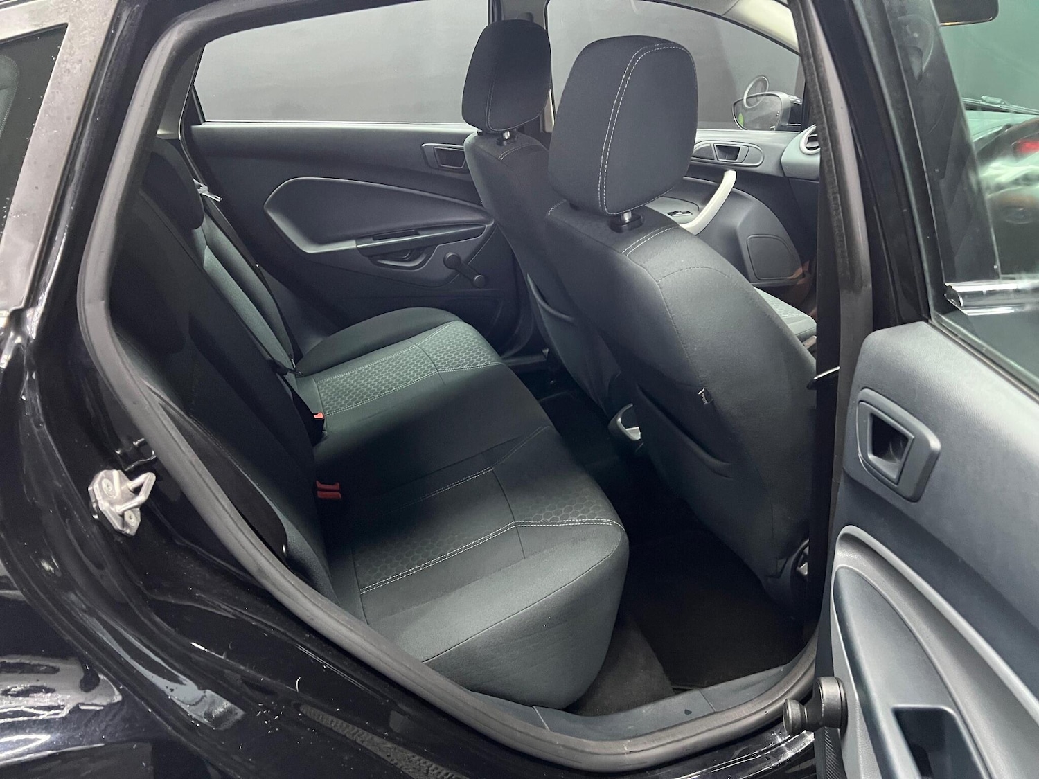 Used Ford Fiesta 2011 for sale - 76647585: Photo 15