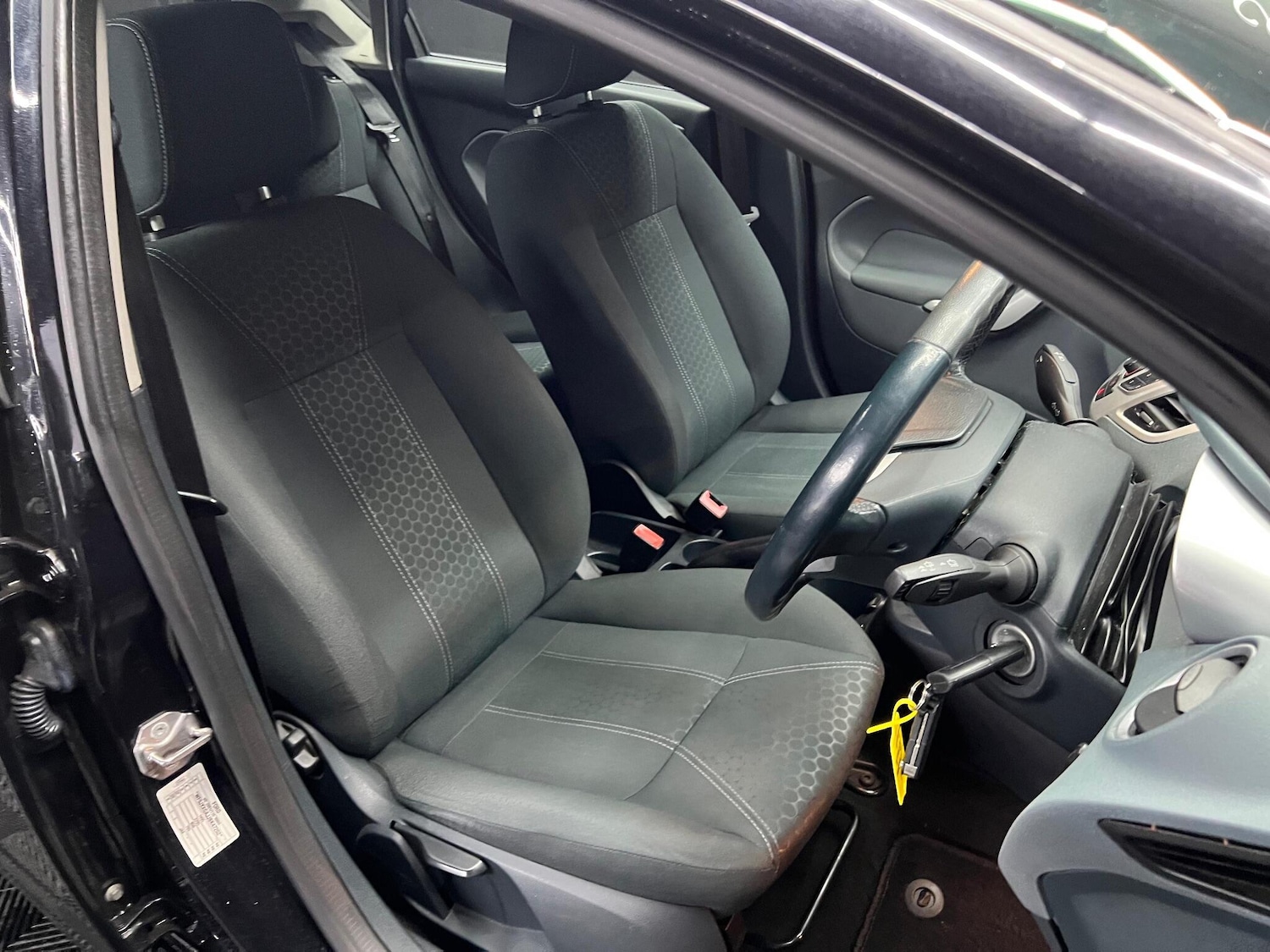 Used Ford Fiesta 2011 for sale - 76647585: Photo 19