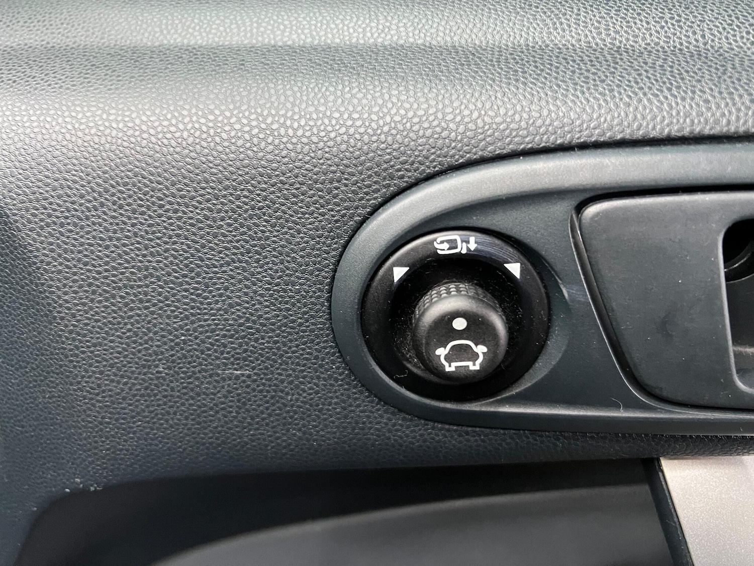 Used Ford Fiesta 2011 for sale - 76647585: Photo 20