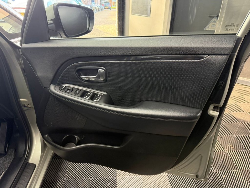 Used Kia Carens 2014 for sale - 77967099: Photo 32